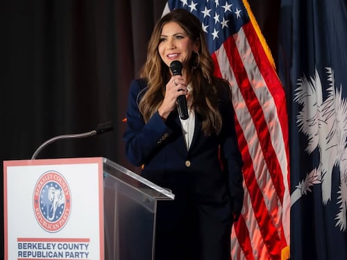 Donald Trump despide a la secretaria de Seguridad Nacional de EE. UU., Kristi Noem