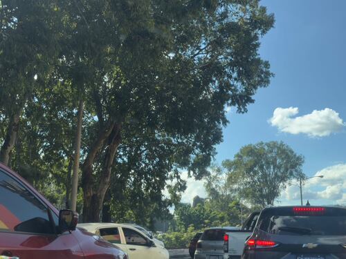 Ataque armado en la calzada Roosevelt provoca fuerte congestionamiento vehicular