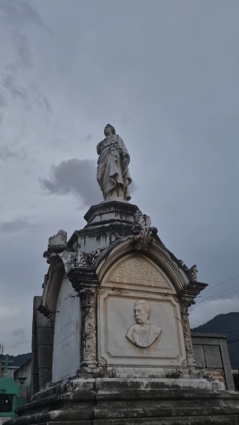 Una de los mausoleos emblemáticos que se puede apreciar en el Necro Tour del Cementerio General de San Marcos.