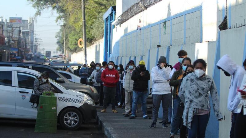 Se suman 879 nuevos contagios y 21 fallecimientos por Covid-19