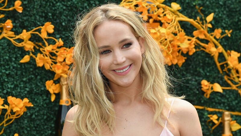 Jennifer Lawrence anuncia que está esperando su primer hijo