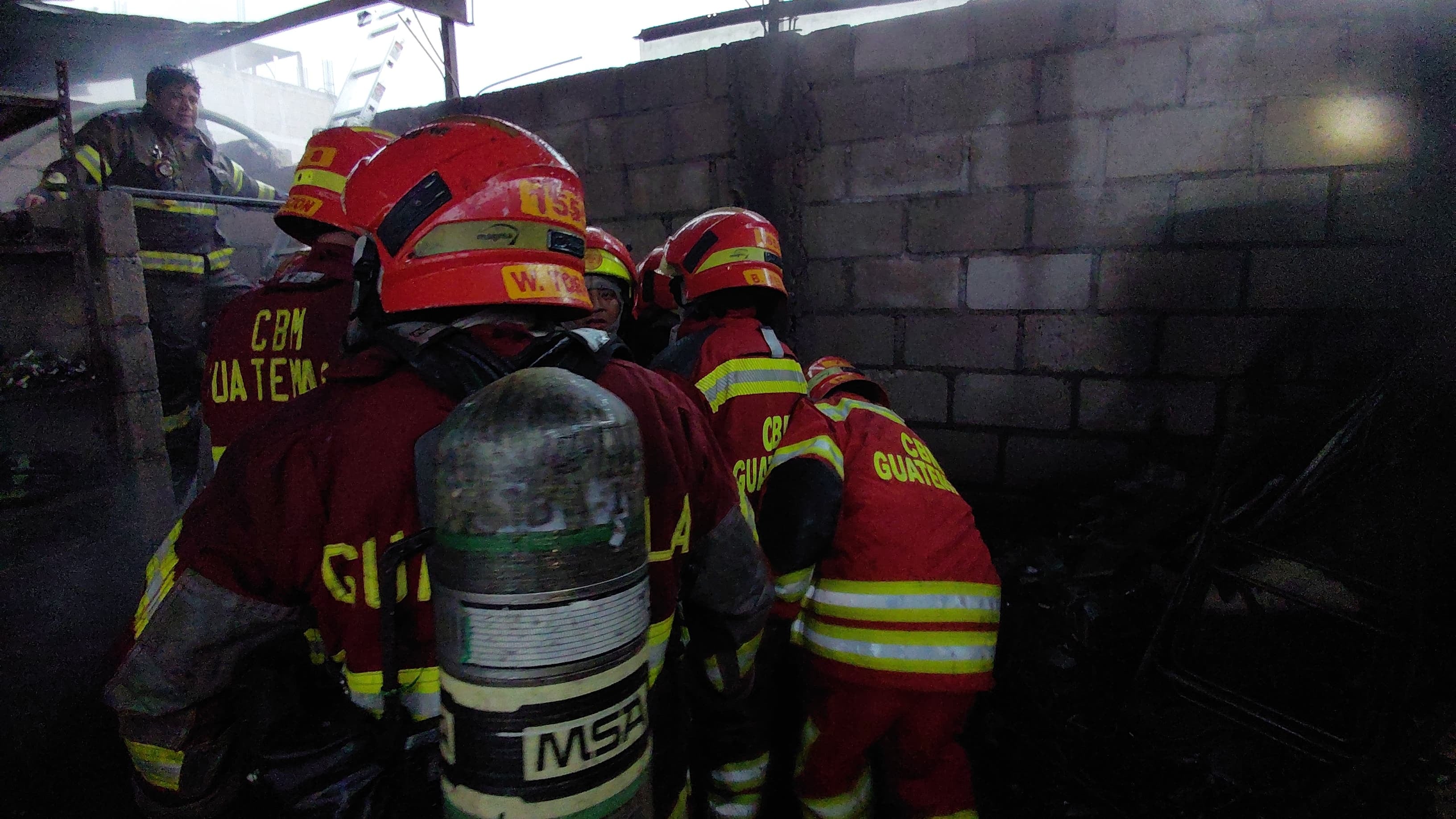 Incendio en zona 1. Foto: CBM