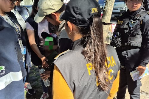 Rescatan a 10 menores explotados en semáforos de las zonas 9 y 10 de la capital