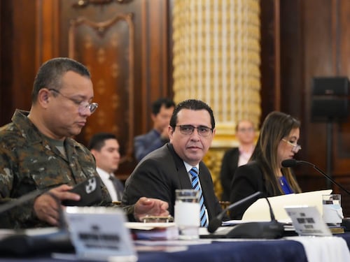 García Luna se estrena en Conabed con sesión privada y saludo protocolar a la vicepresidenta