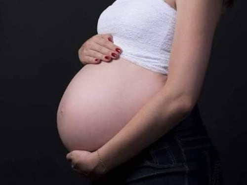 Hombre mata a una mujer con siete meses de gestación y deja a otro herido en Jalapa