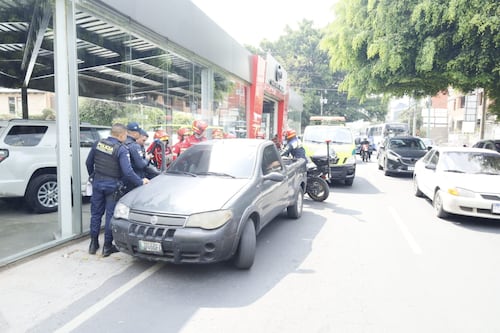 Disparan contra conductor de un picop en el tráfico de zona 10