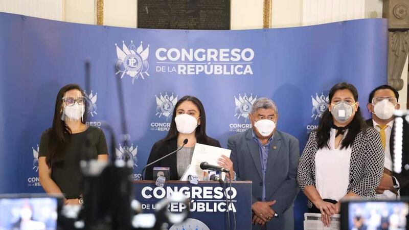 Presentan iniciativa de ley que propone indemnización post mortem a empleados de Salud