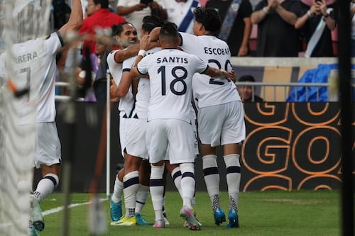 Fedefut suspende entrega de boletos de cortesía para cumplir sanción de la FIFA