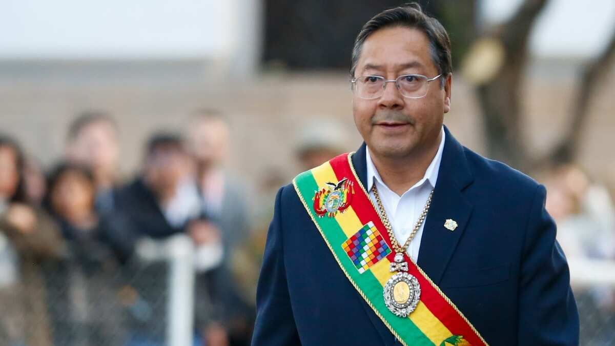 Luis Arce denuncia que grupos armados “asaltaron” tres unidades militares