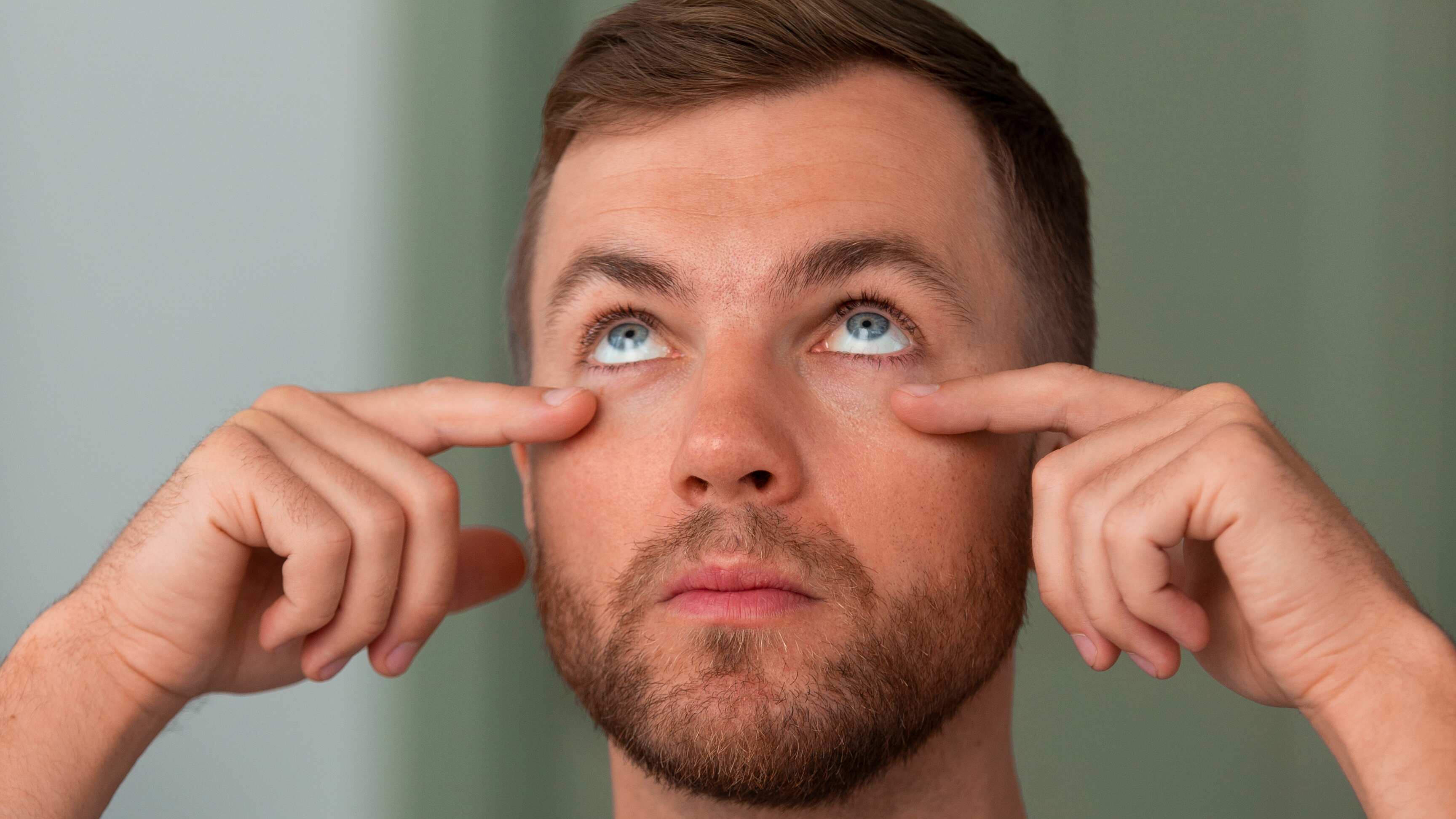 A pesar de su importancia, la salud visual a menudo es descuidada hasta que surgen problemas evidentes. Foto: Freepik.