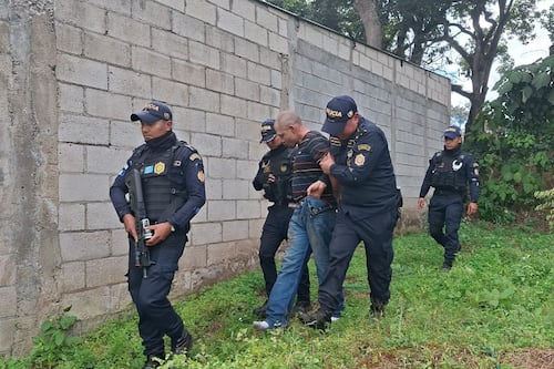 Terror en Navidad: Hombre ataca a balazos la casa de su exesposa en Chimaltenango