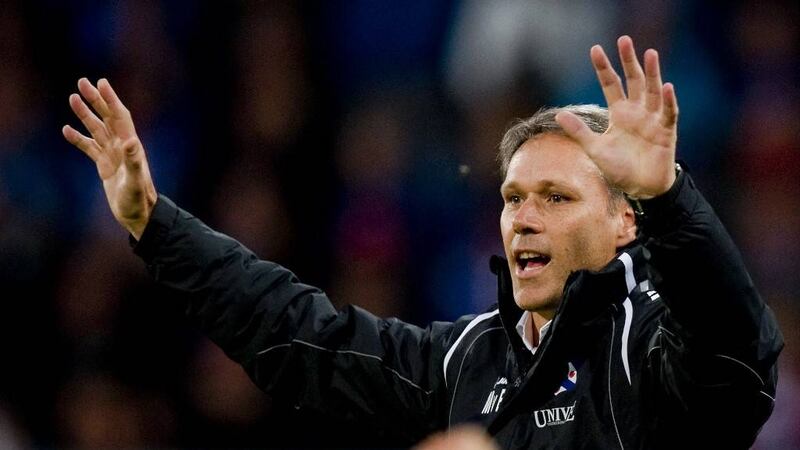 VIDEO. Fox Sports suspende a Marco van Basten por comentario en vivo