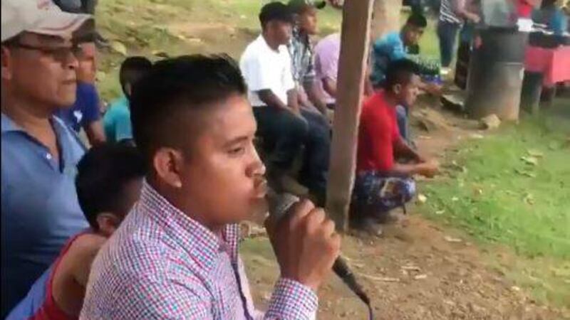 Famoso comentarista de ESPN se rinde ante el talento de humilde narrador guatemalteco