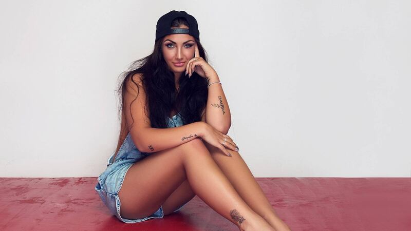 VIDEO. Elettra Lamborghini prende las redes al mostrar sus "derrière"