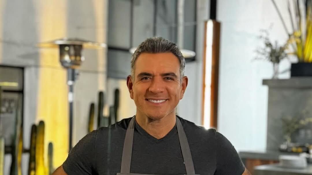 El guatemalteco, Héctor Sandarti, asegura que se prepara para el desafío que iniciará el 29 de julio. Foto: Redes sociales.