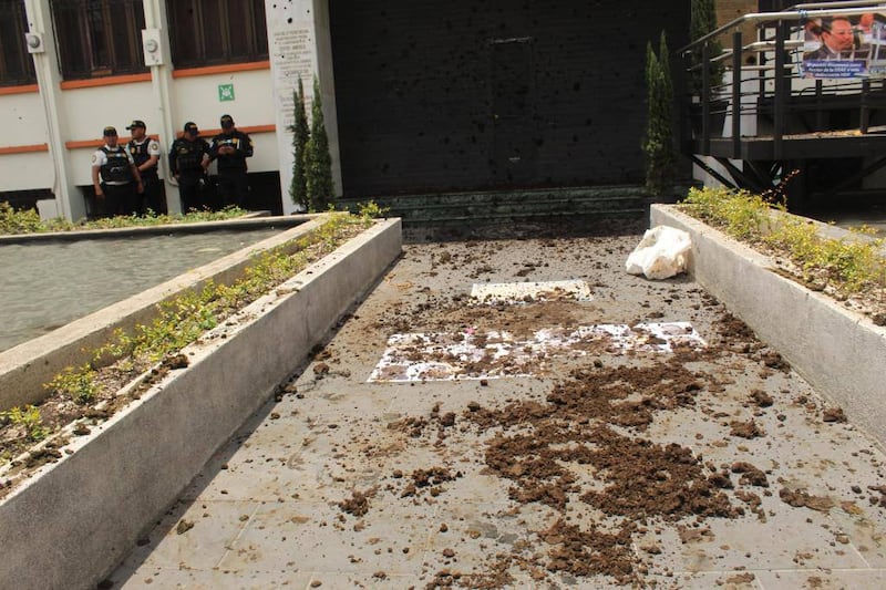 Así ha quedado el edificio de la máxima corte tras la protesta. Foto: Impacto Producciones