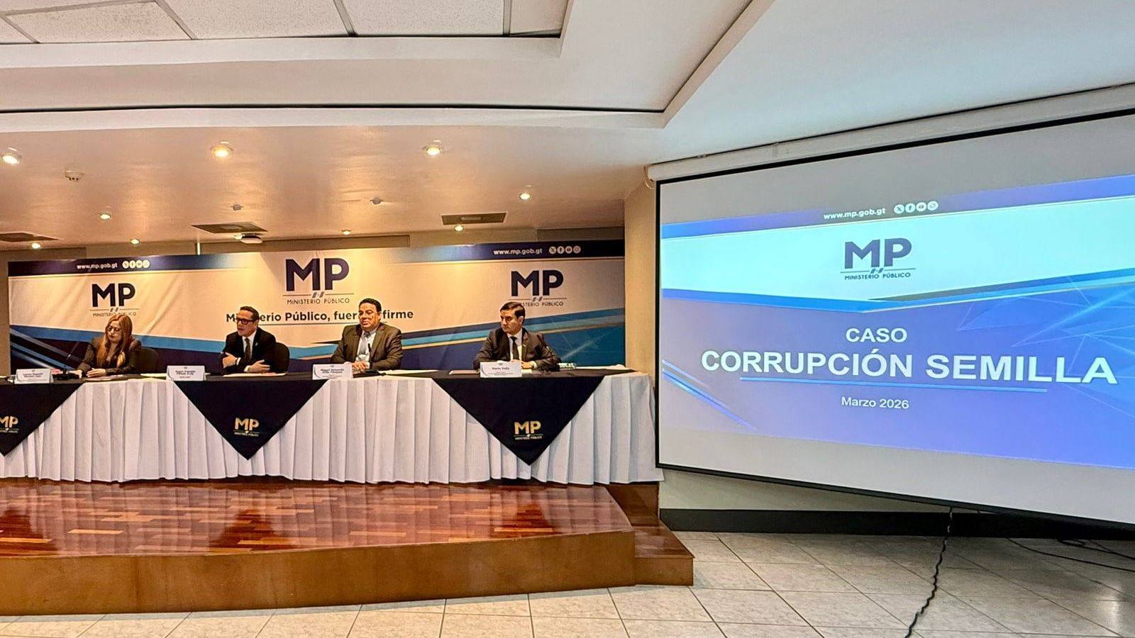 La Fiscalía brindó detalles del "Caso Semilla". Participaron Angel Pineda, secretario del Ministerio Público; Estuardo Ávila, secretario contra la Corrupción; Mario Véliz, agente fiscal de la Fiscalía Especial contra la Impunidad (FECI) y Leonor Morales.