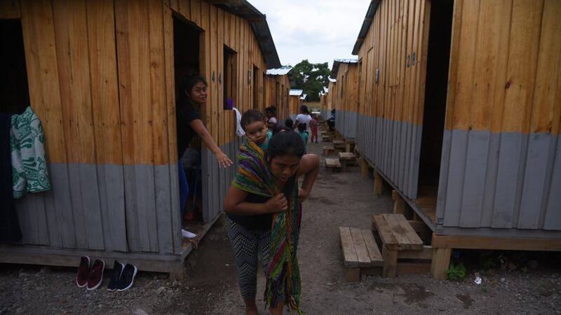 Afectados del volcán de Fuego informan sobre restricciones en albergues para celebrar Navidad