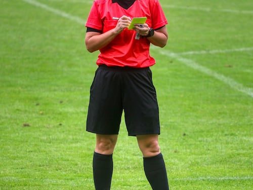 Argelia presenta queja oficial por el arbitraje tras su derrota ante Argentina