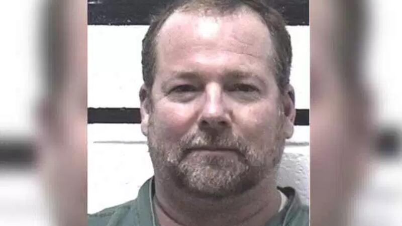 Hombre sale en libertad pese a sentencia de 300 años de cárcel por agresión sexual a niños