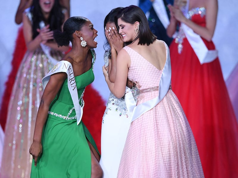 La insólita reacción de la representante de Nigeria cuando perdió la corona de Miss Mundo 2019