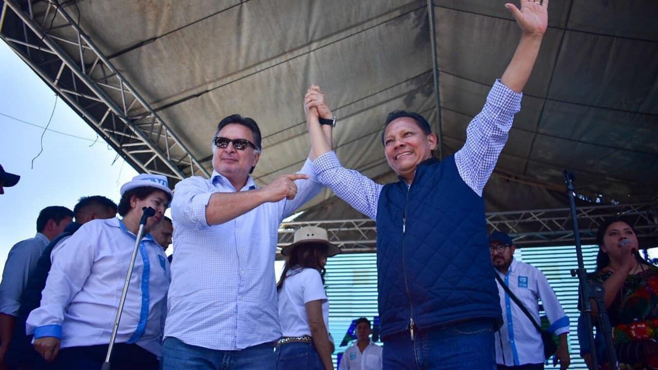 “Este gobierno decidió cambiar la tónica y nombró a una socióloga, habiendo personas calificadas”, escribió el expresidenciable del partido VIVA, Armando Castillo.