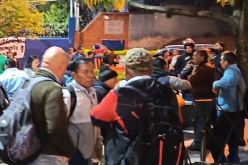 Usac amanece cerrada en medio de manifestación