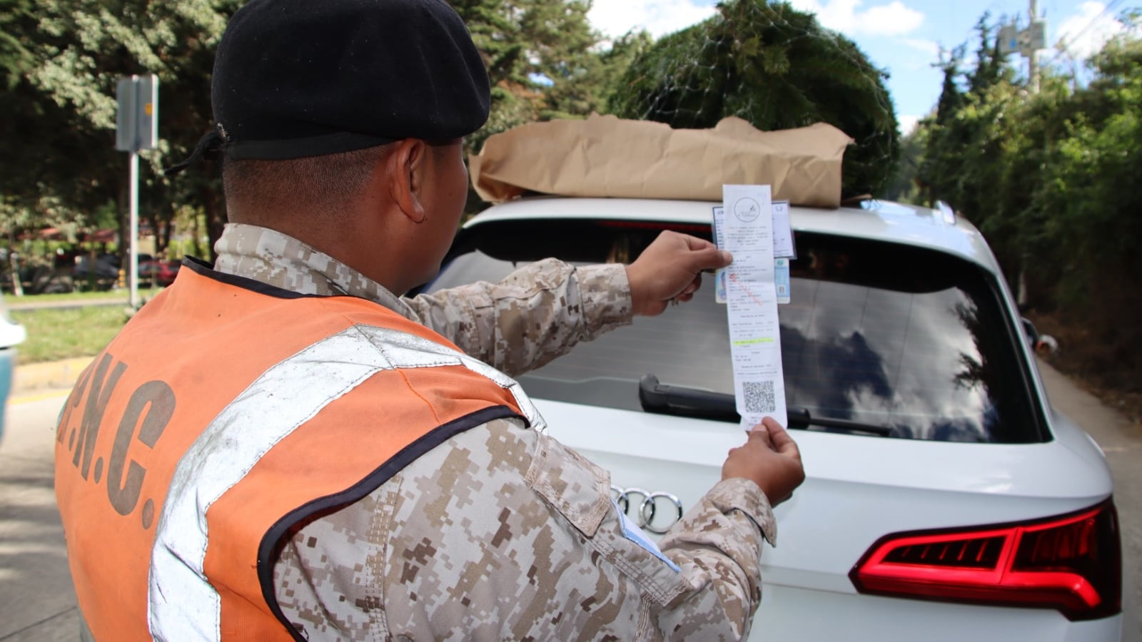 Hasta el momento se han identificado 78 personas, 62 vehículos, con su respectiva solvencia. Foto: PNC