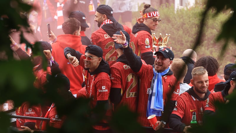 “Very good”, compañero de Luis Díaz ‘se la montó’ por su nivel de inglés en la celebración del Liverpool