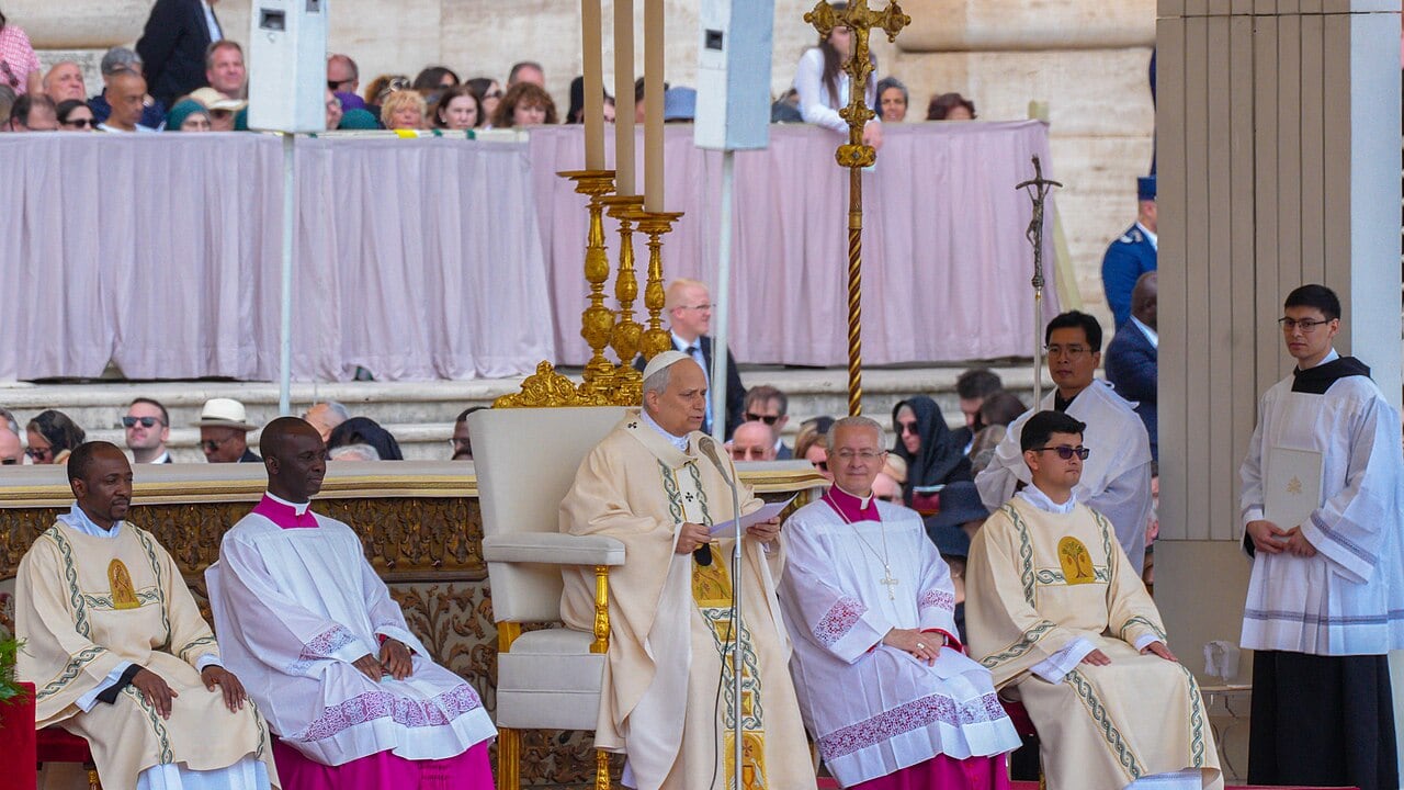En apenas un año, León XIV ha transformado el tono del Vaticano, de una cautela inicial a una voz cada vez más firme frente a la guerra, la desigualdad y el desorden global. Foto: Wikipedia.