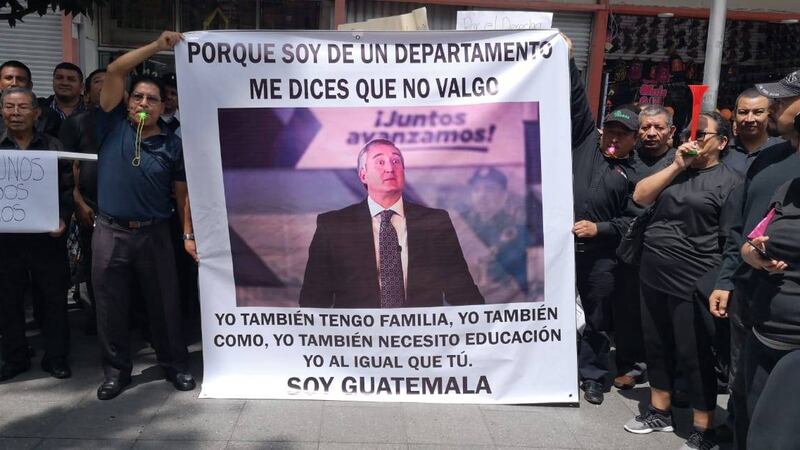 Trabajadores del Ministerio de Gobernación exigen aumento salarial