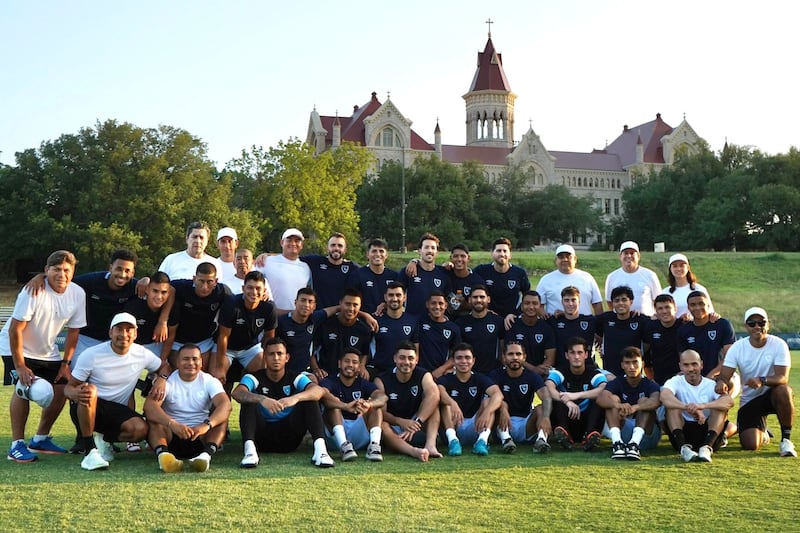 La selección realizó su entrenamiento previo a su partido ante Panamá, en las instalaciones de St. Edward's University en Austin. Foto. Fedefut.