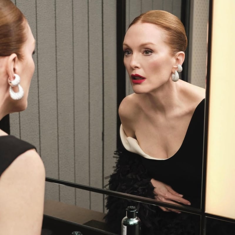 La actriz estadounidense Julianne Moore obtuvo en Cannes el premio ‘Women In Motion’ con la tranquilidad de quien ya no necesita demostrar nada. Foto: Instagram de Julianne Moore.