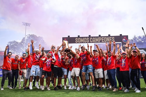 Videos: afición roja celebra la “33” en El Trébol este domingo