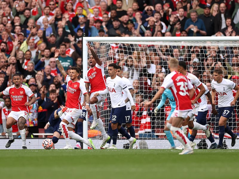Arsenal y Tottenham dividen puntos en el Derbi de Londres