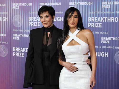 Famoso rapero se enfrenta legalmente a Kim Kardashian y Kris Jenner