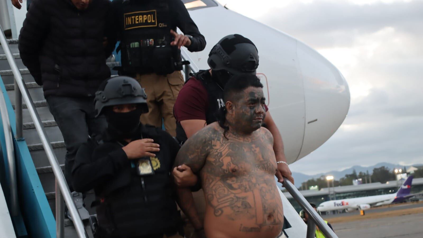 La cooperación entre Interpol Guatemala y México fue fundamental para la extradición a Guatemala de dos individuos requeridos por la justicia de nuestro país.