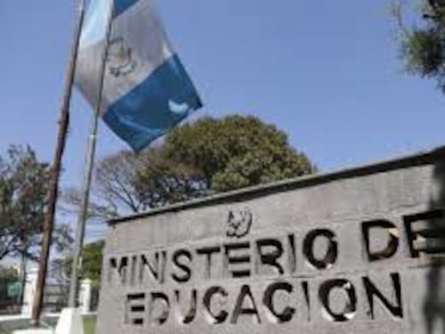 Mineduc abre registro para certificar el Ciclo Básico a personas mayores de 15 años