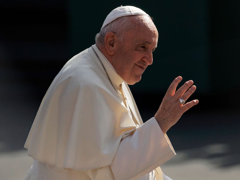 Papa Francisco dice que desea ser enterrado fuera del Vaticano