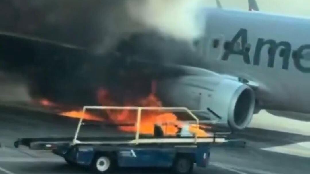 Incendio en avión de American Airlines.