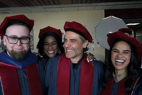 Oscar Isaac, actor guatemalteco, es distinguido con doctorado honorífico en Nueva York