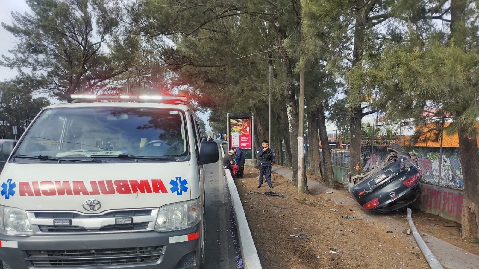 El conductor del vehículo resultó ileso. Foto: CBV
