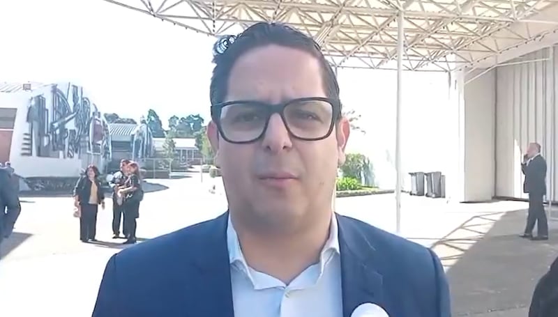 Gregorio Saavedra compite por la planilla 4.