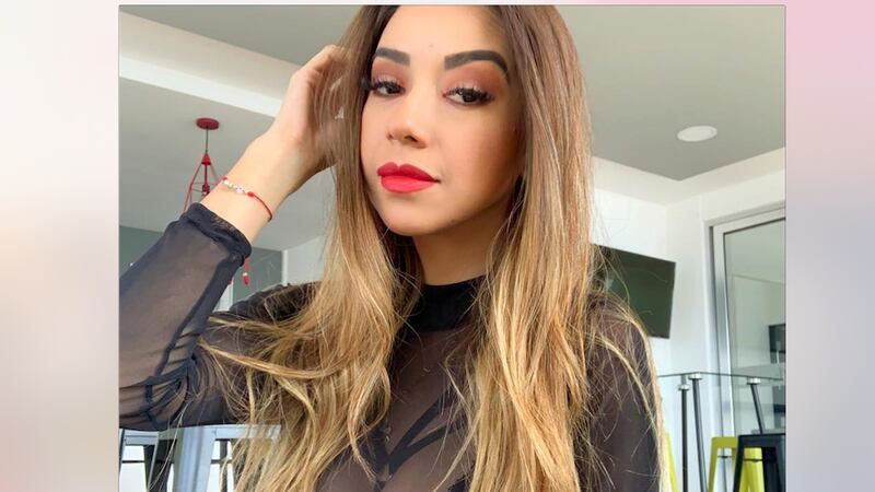 La modelo guatemalteca Denise González y su bikini más hot que desbordó sus curvas