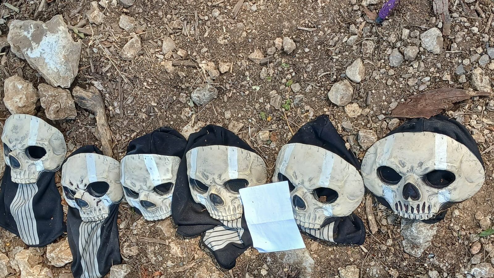 Entre las incautaciones encontraron caretas. Foto PNC