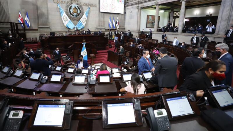 Empresarios y economistas insisten en revisar reformas a Ley de Contrataciones