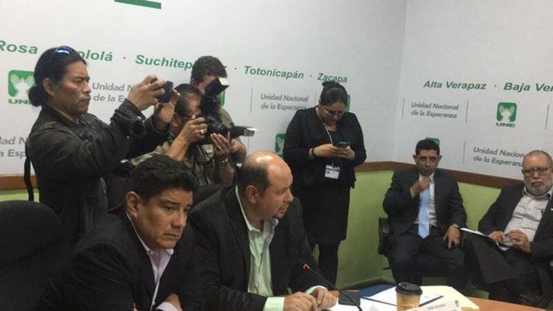 Diputados analizan denunciar a Degenhart por firmar acuerdo migratorio