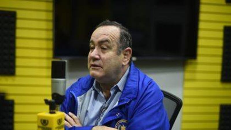 Giammattei señala que ha recibido amenazas tras decisiones para detener el Covid-19