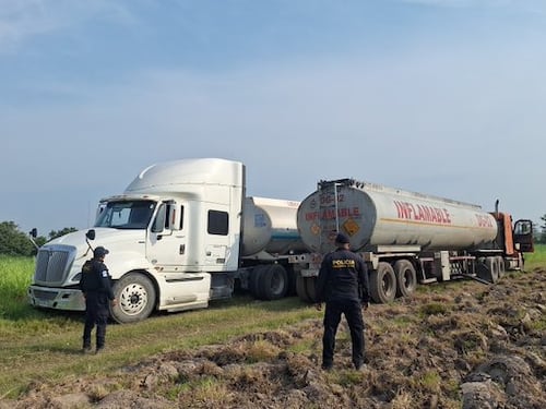 Hallan cisterna con más de 3 mil litros de combustible que había sido robada en ruta al Puerto San José