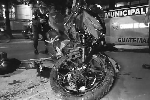 Grave accidente en la calzada San Juan deja un fallecido y dos heridos esta noche de domingo